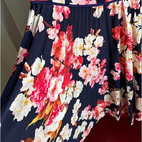 Maggy London Floral Dress - Picture 6 of 12